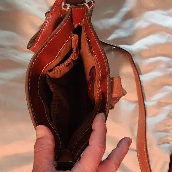 Patricia Nash Venezia leather crossbody bag - Picture 5 of 6